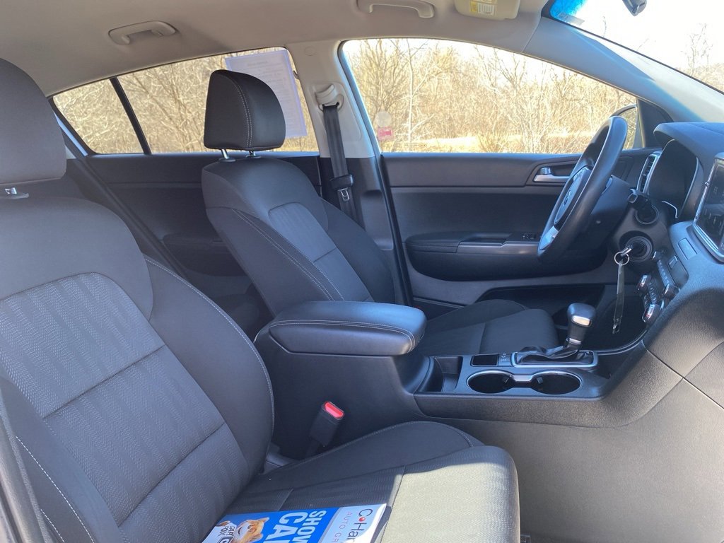 Used 2020 Kia Sportage LX image 11
