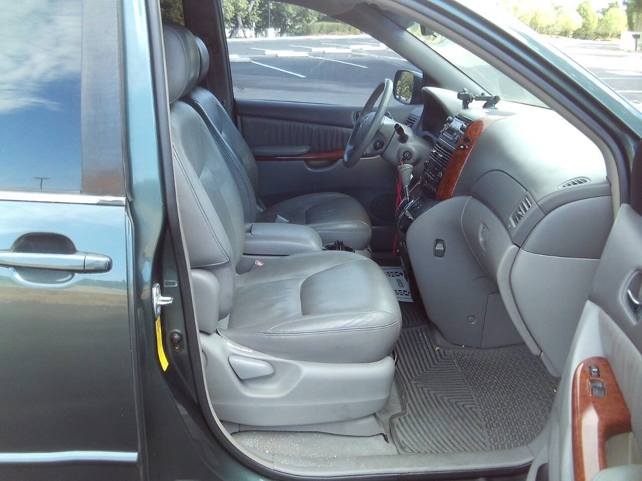 Used 2004 Toyota Sienna XLE image 20