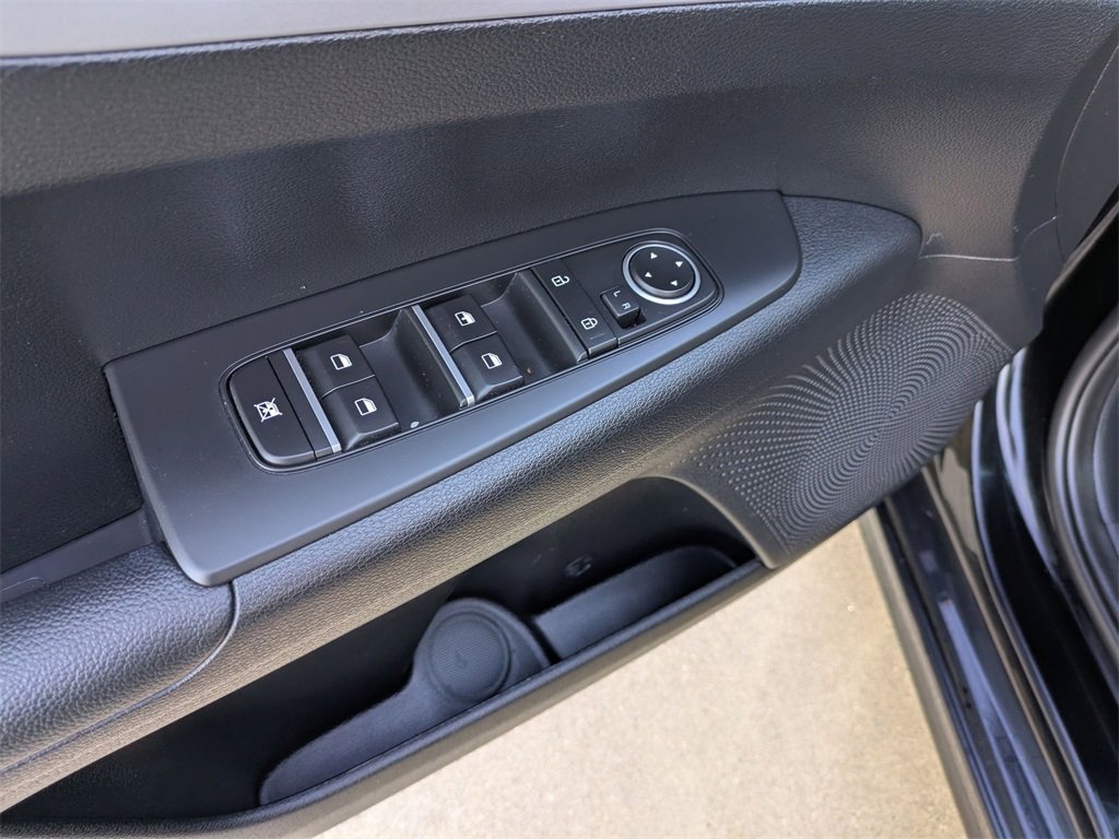 Used 2024 Kia Forte LXS image 13