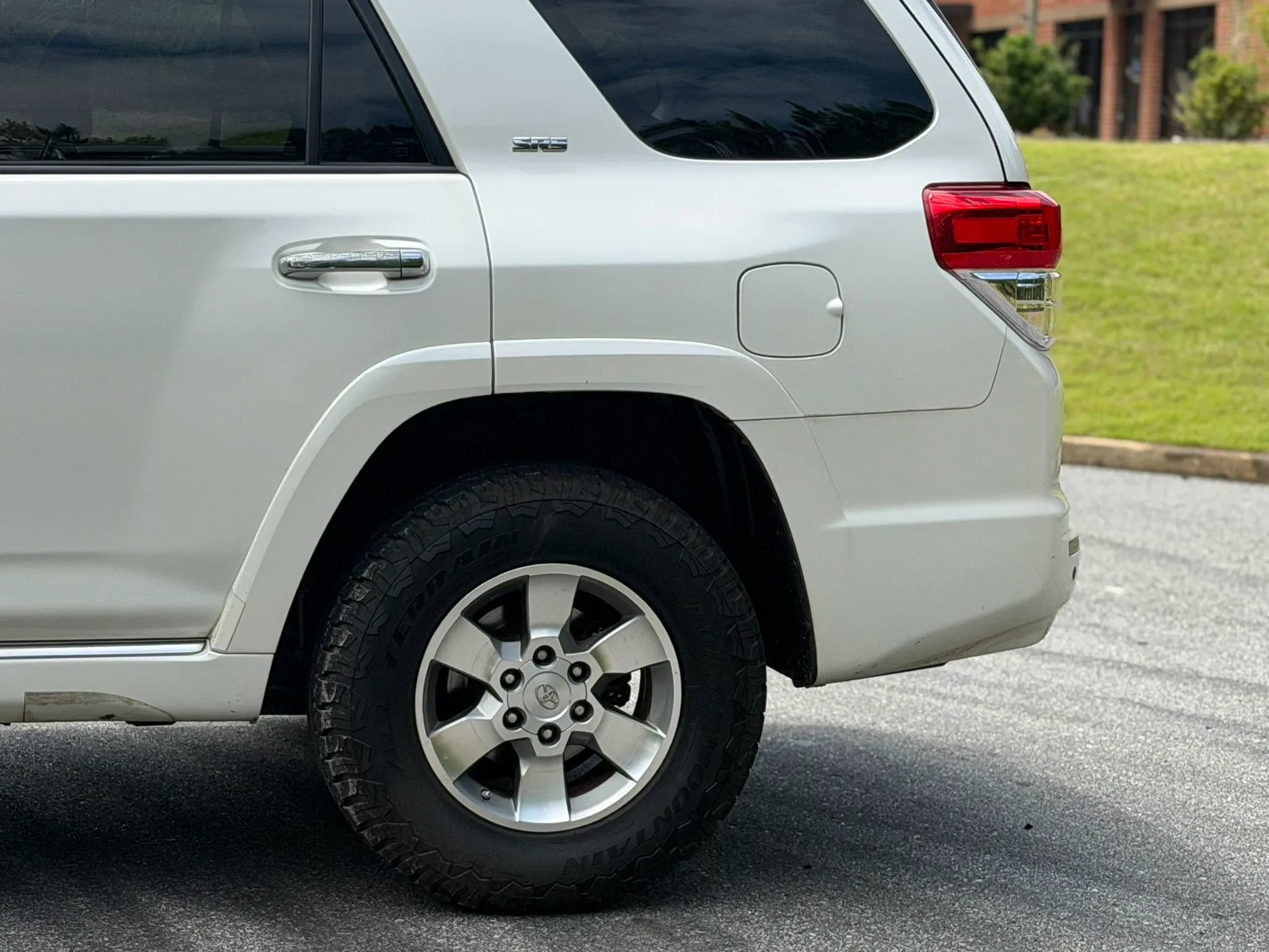 Used 2013 Toyota 4Runner SR5 w/ Premium Pkg RWD image 8