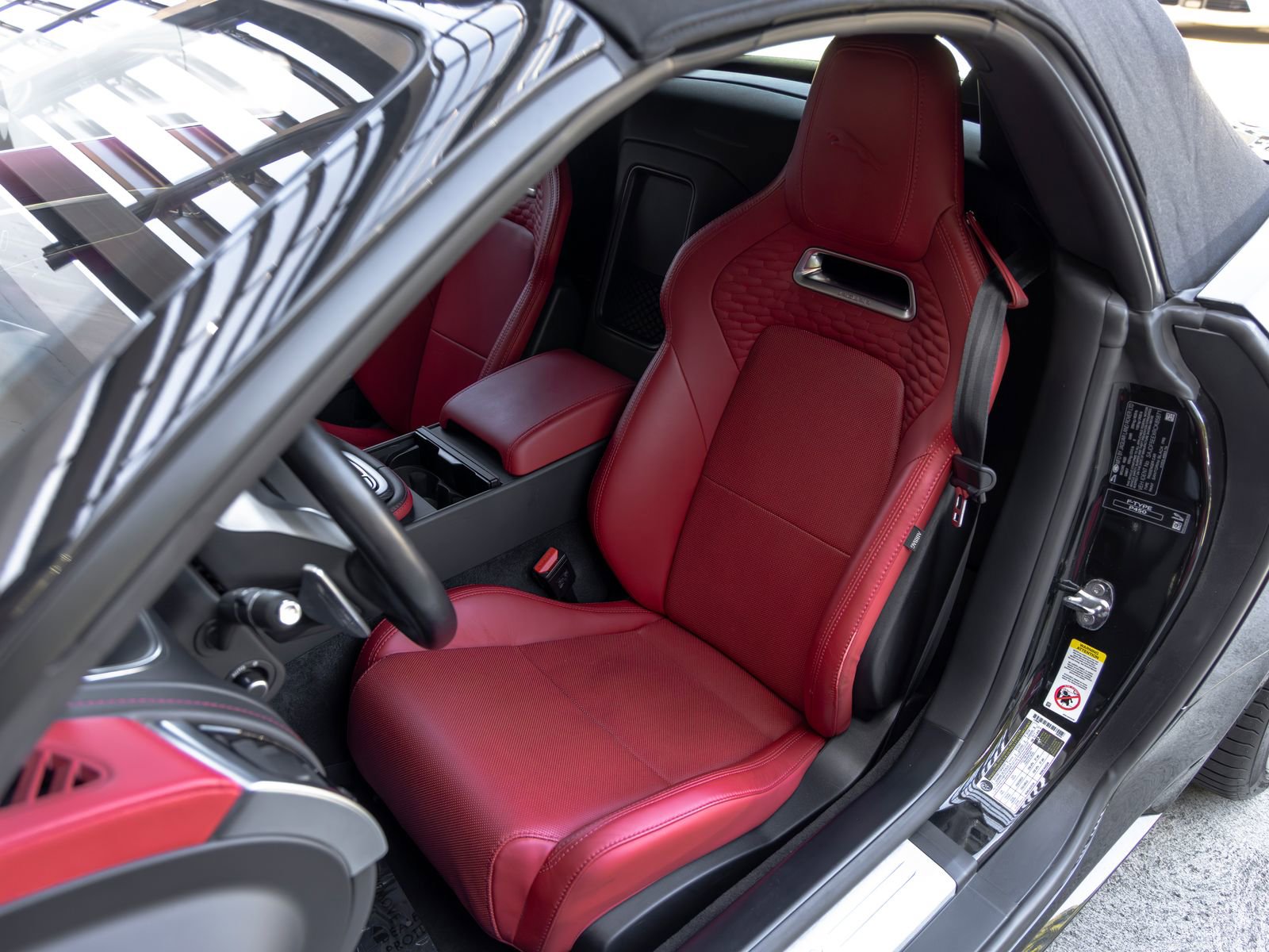 Used 2024 Jaguar F-TYPE R-Dynamic RWD image 5