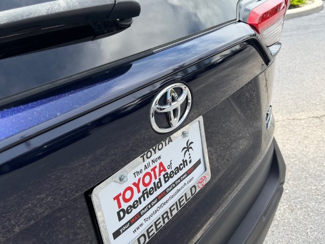 Used 2021 Toyota RAV4 XLE Premium AWD/4WD image 16