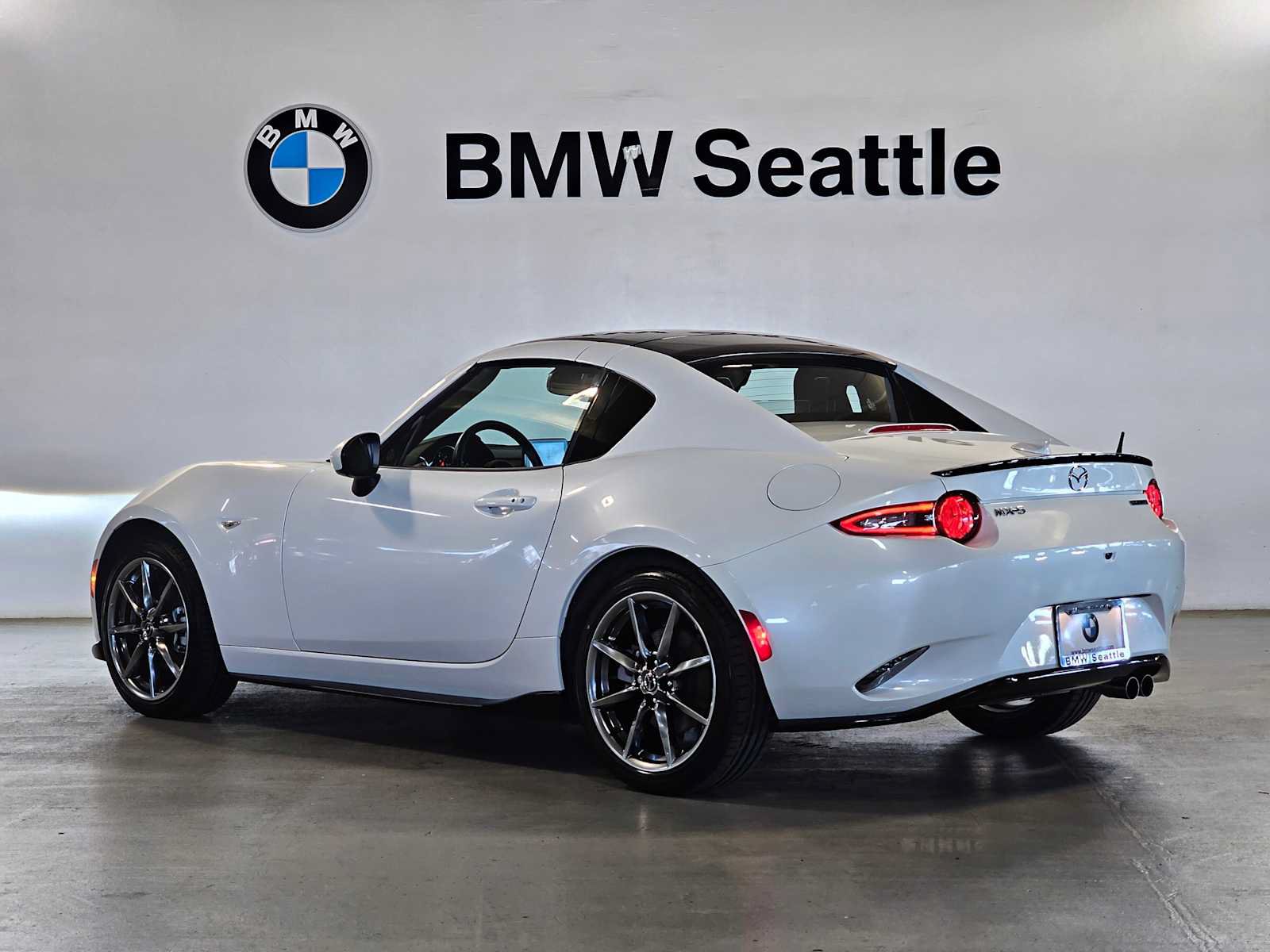 Used 2023 MAZDA MX-5 Miata Grand Touring w/ Appearance Package RWD image 4
