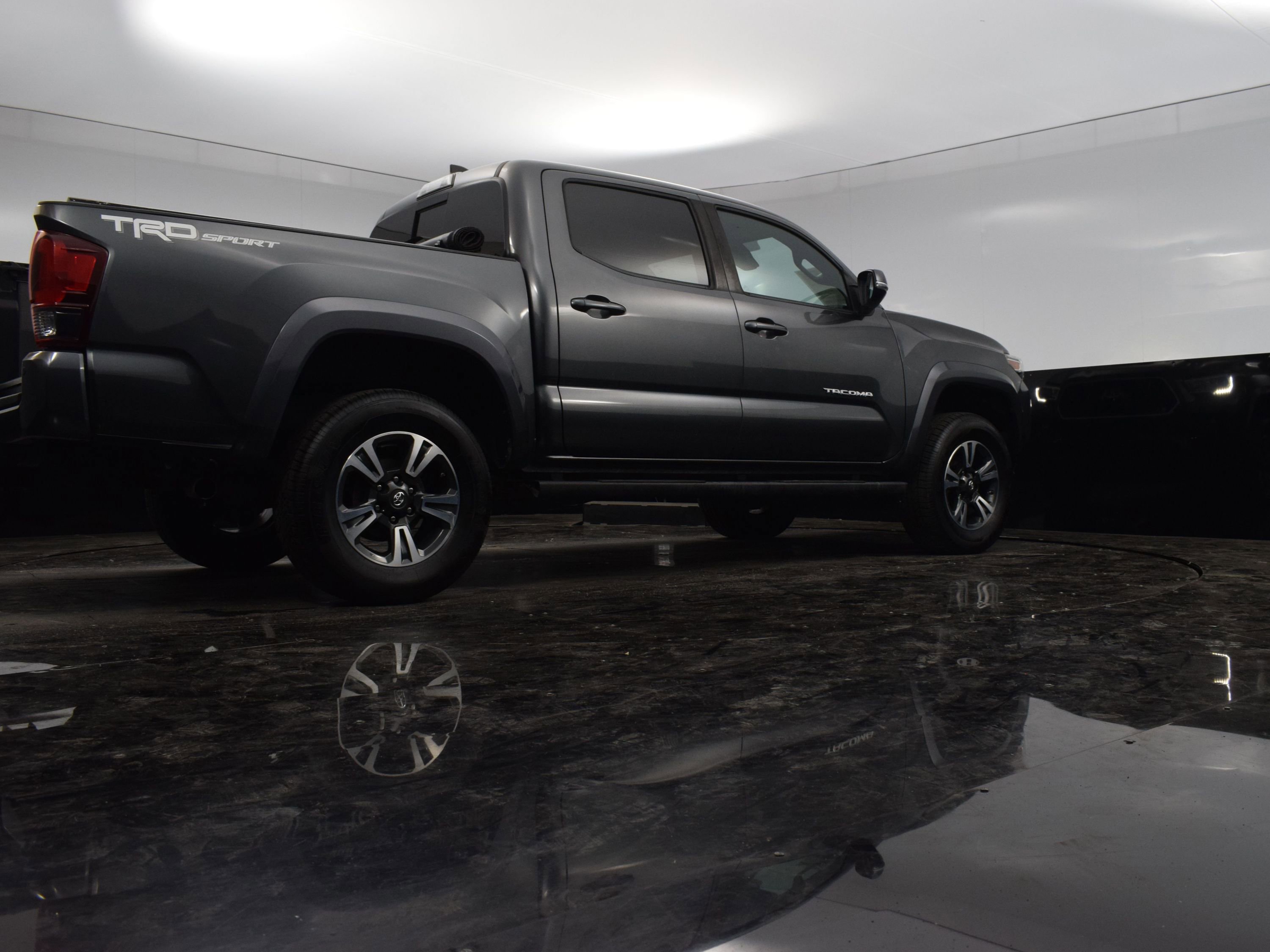 Used 2019 Toyota Tacoma SR5 image 21