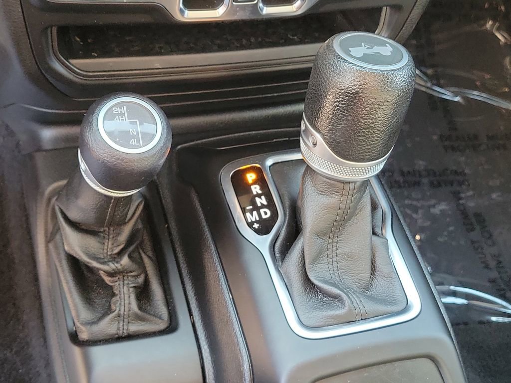 Used 2020 Jeep Wrangler Unlimited Sport AWD/4WD image 35