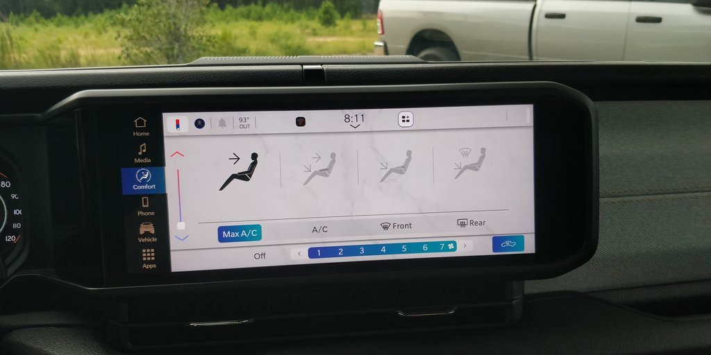 New 2025 Jeep Gladiator Sport image 26