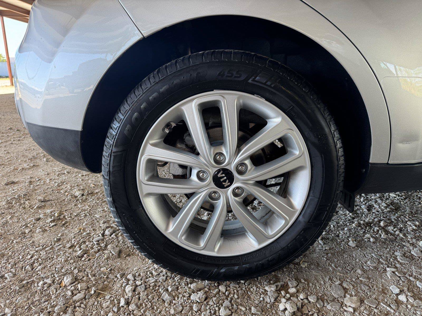 Used 2019 Kia Soul + FWD image 39