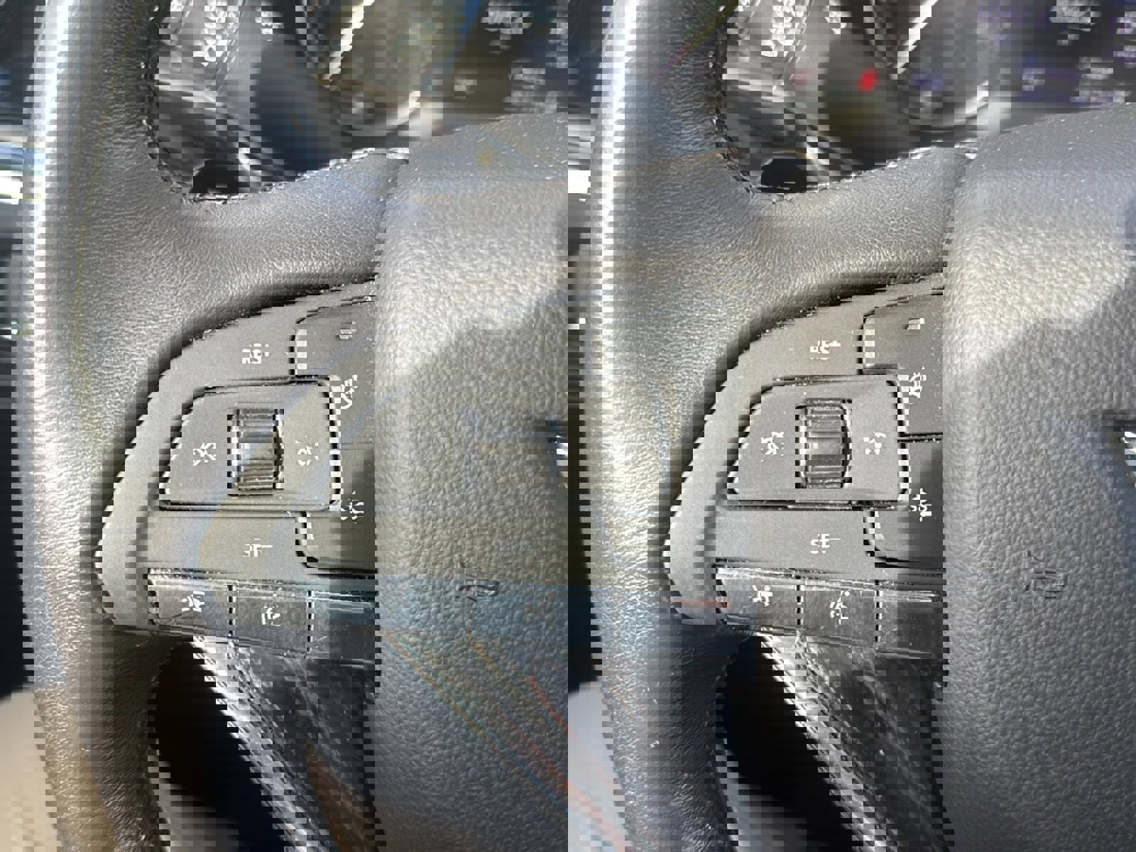 Used 2023 Cadillac XT6 Premium Luxury image 35