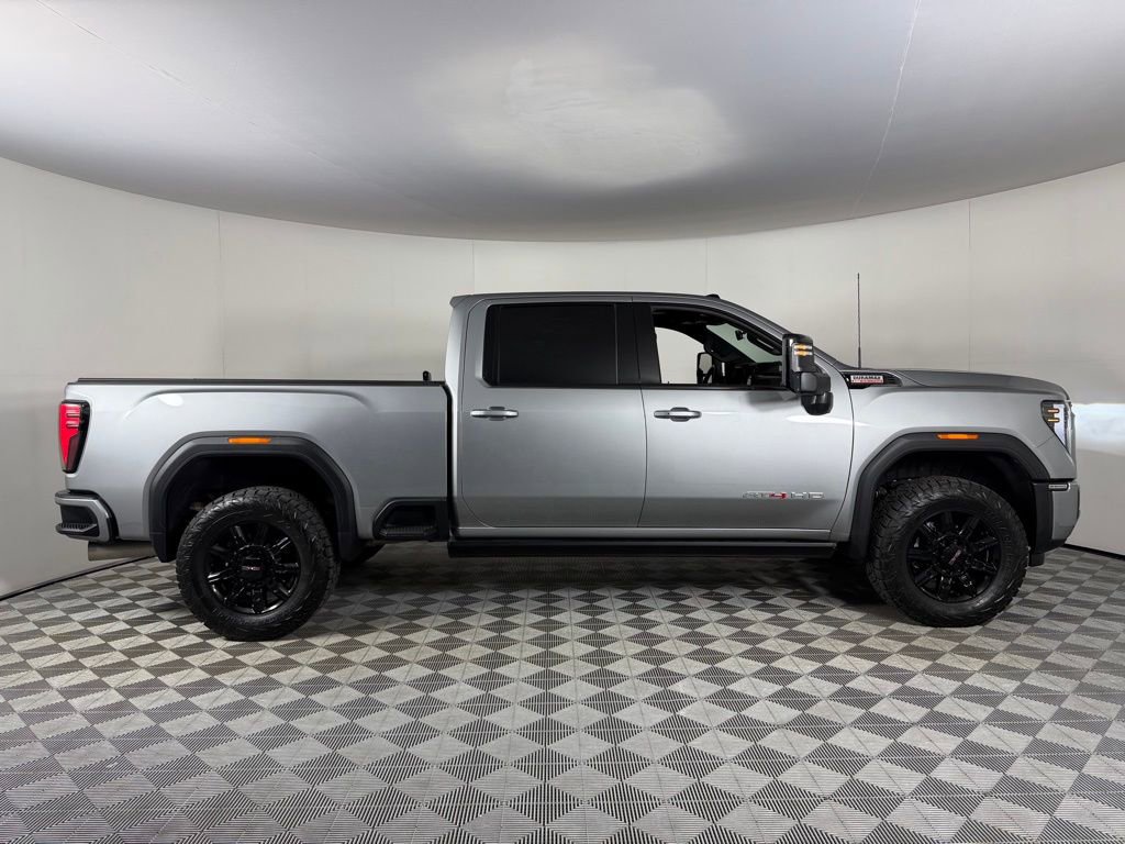 Used 2025 GMC Sierra 2500 AT4 w/ AT4 Premium Plus Package AWD/4WD image 7