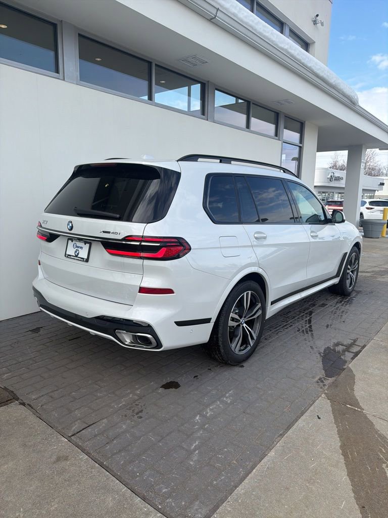 New 2026 BMW X7 xDrive40i w/ M Sport Package image 5