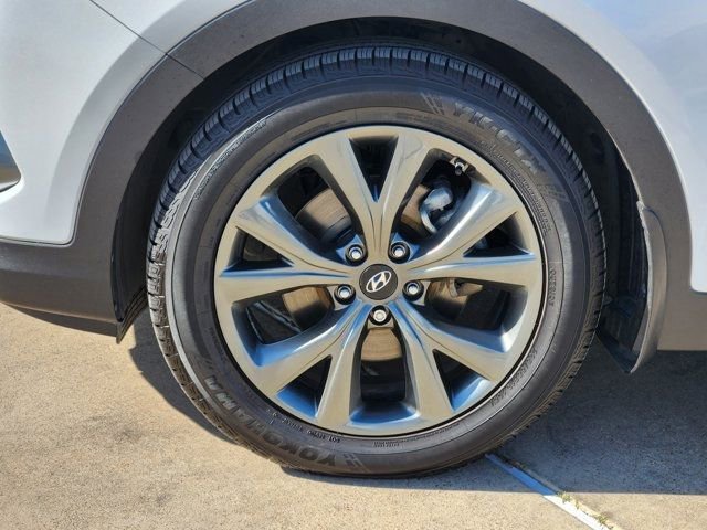 Used 2018 Hyundai Santa Fe Sport image 18