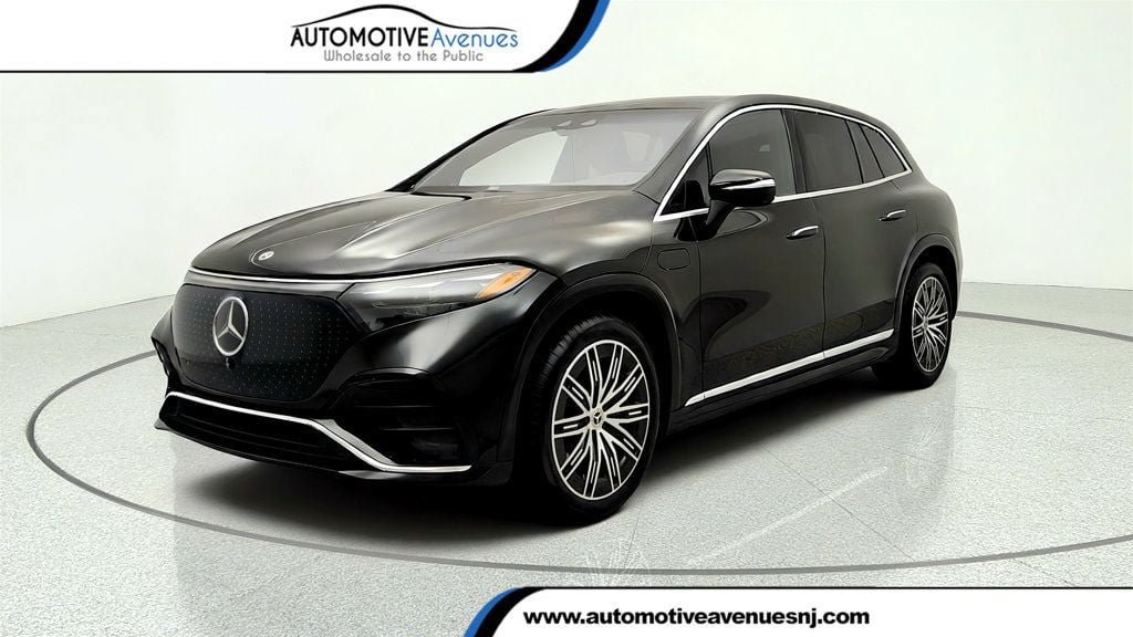 Used 2023 Mercedes-Benz EQS 580 4MATIC SUV w/ Acoustic Comfort Package image 1