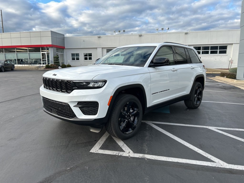 New 2025 Jeep Grand Cherokee Altitude AWD/4WD image 6