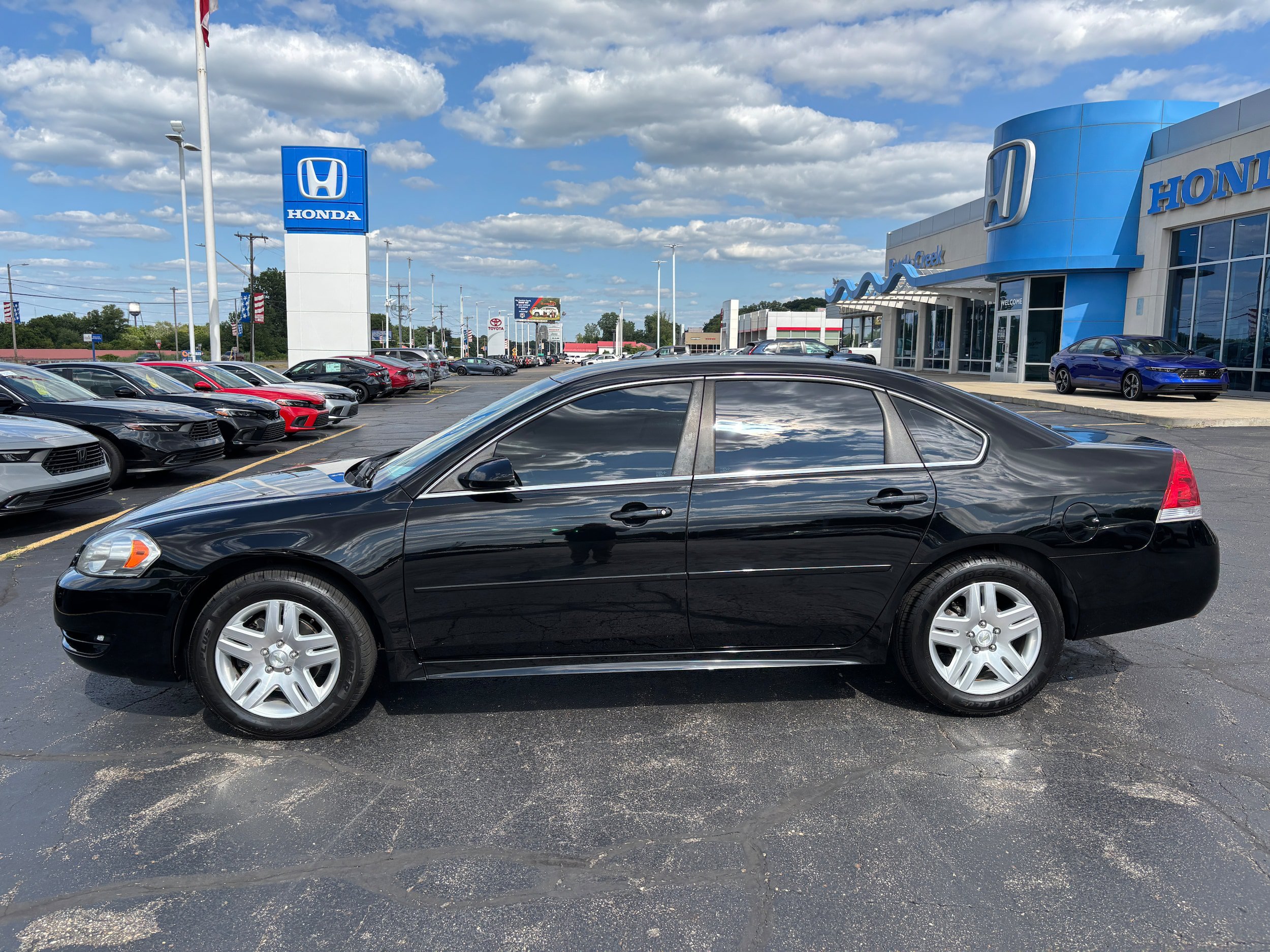 Used 2012 Chevrolet Impala LT FWD image 1