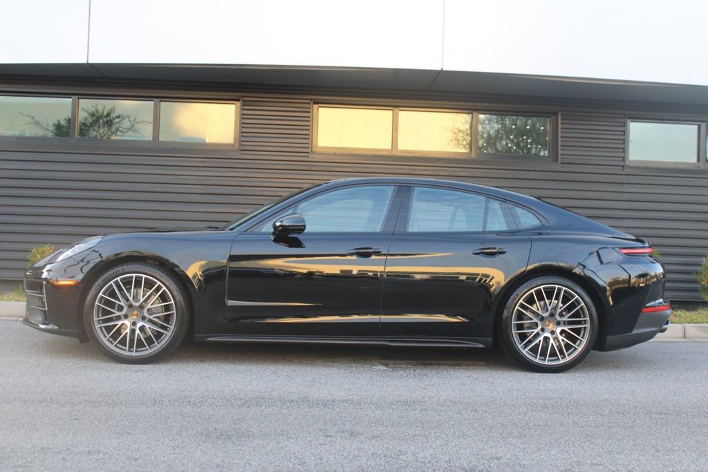 Certified 2025 Porsche Panamera image 2