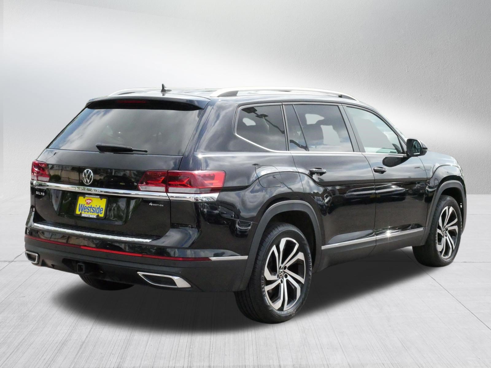Certified 2023 Volkswagen Atlas SEL AWD/4WD image 5