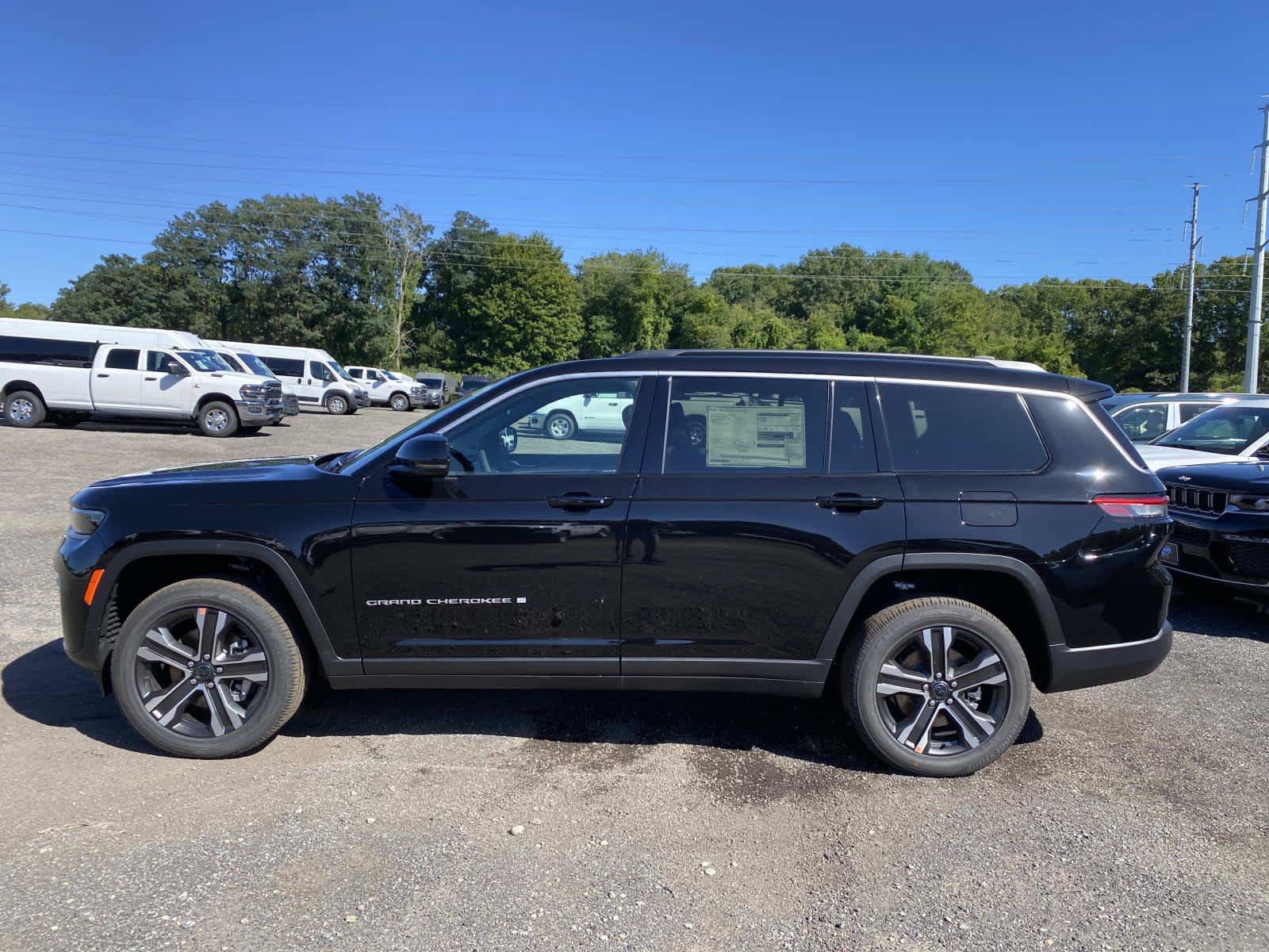 New 2027 Jeep Grand Cherokee L Limited AWD/4WD image 2
