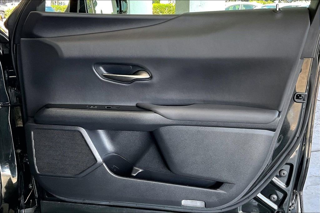 Used 2024 Lexus UX 250h FWD image 28