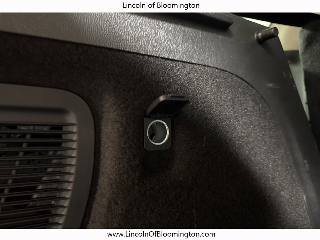 New 2025 Lincoln Corsair Reserve w/ Towing Package image 59