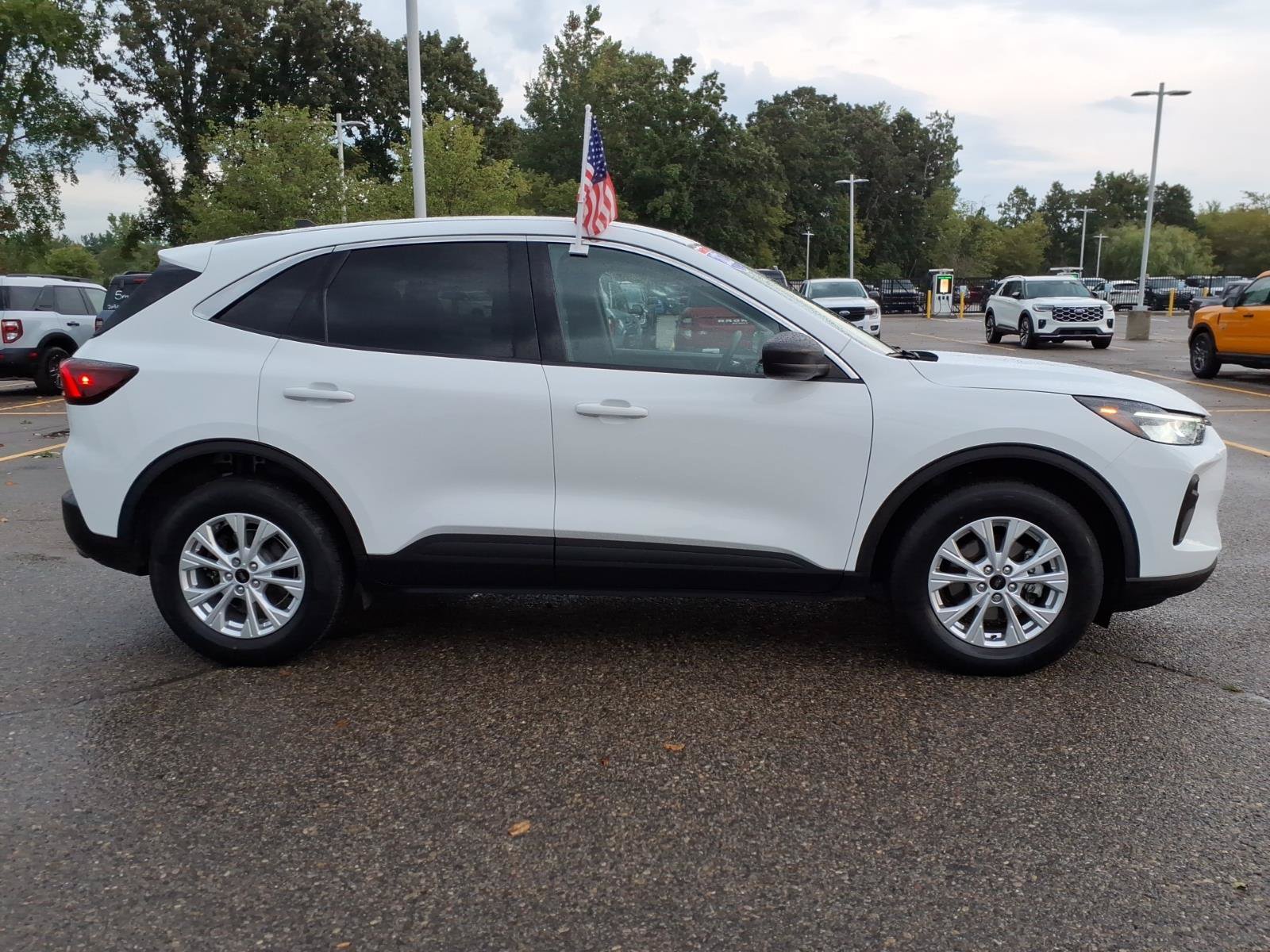 Used 2023 Ford Escape Active AWD/4WD image 9