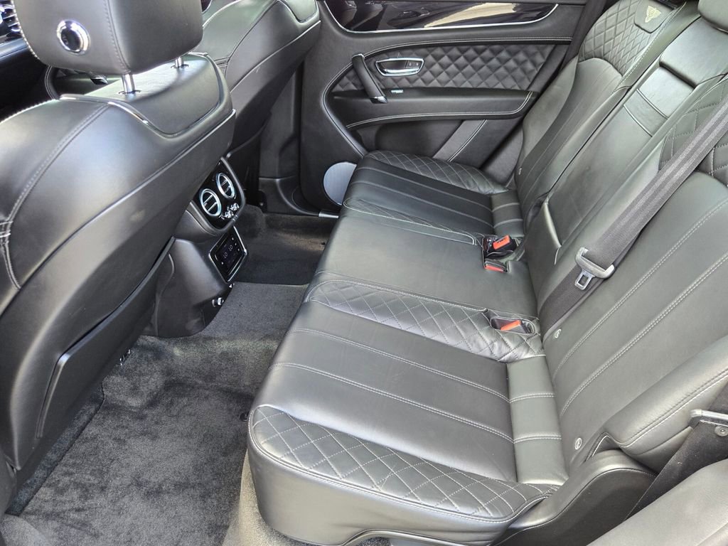 Used 2018 Bentley Bentayga image 12