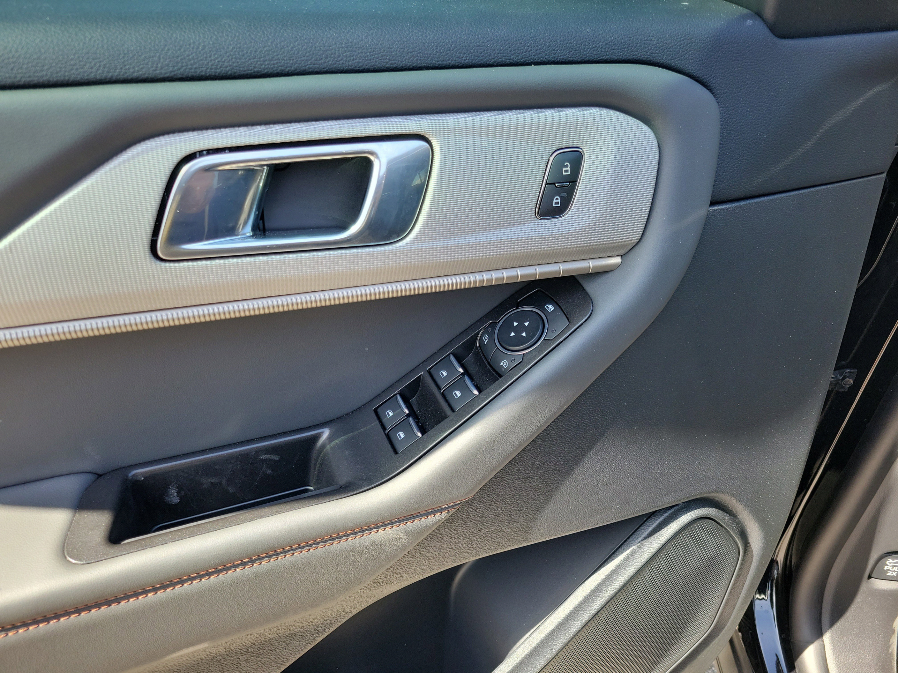 New 2026 Ford Explorer Active w/ Active Comfort Package RWD image 7