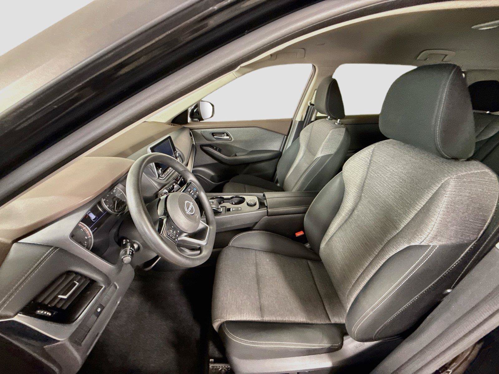 Used 2022 Nissan Rogue SV AWD/4WD image 13