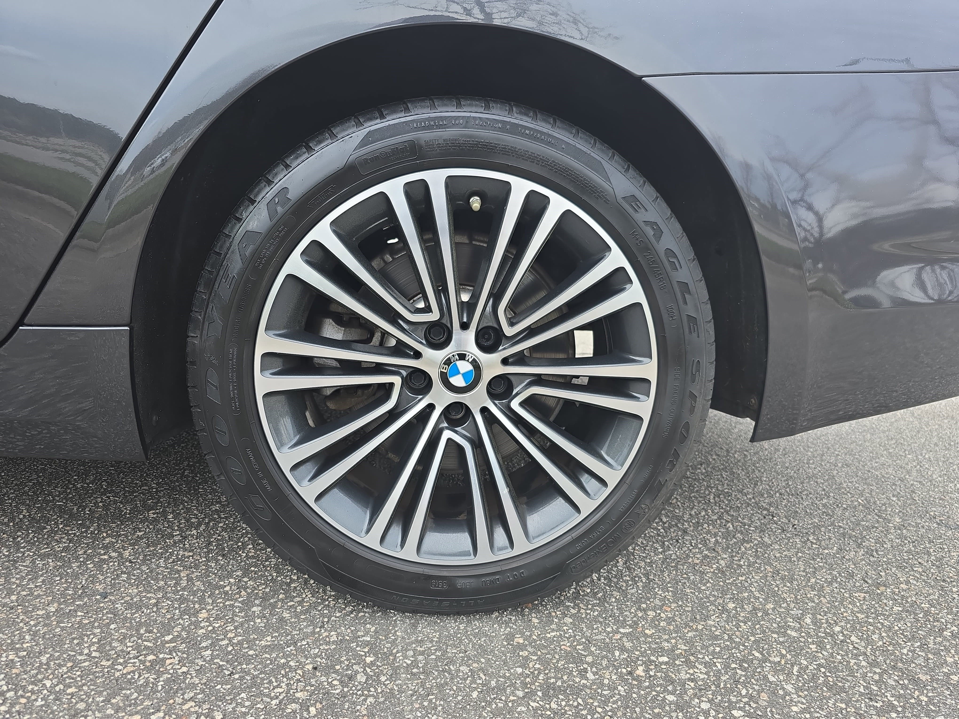 Used 2019 BMW 530i xDrive w/ Convenience Package image 32