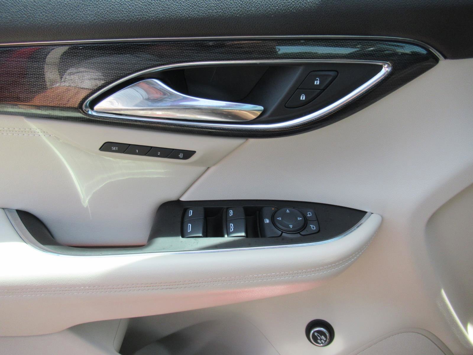 Used 2022 Buick Envision Essence w/ Technology Package I FWD image 21