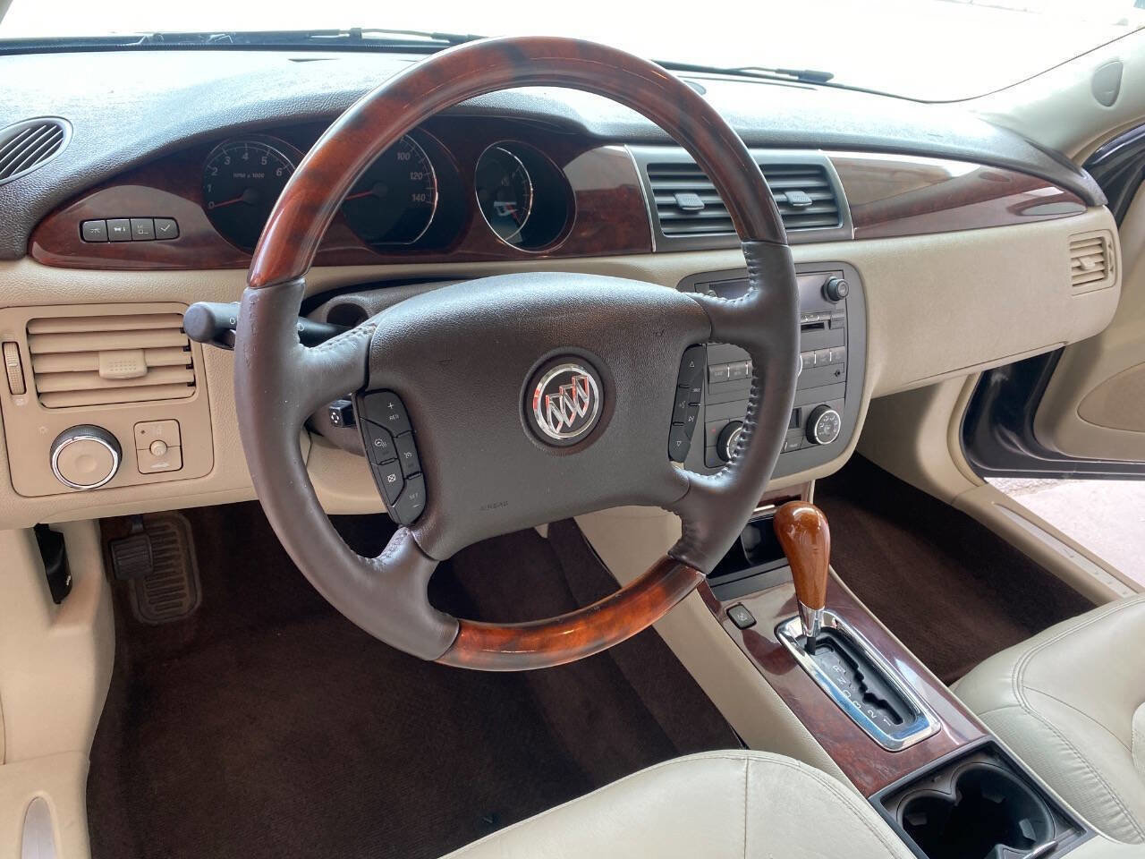 Used 2008 Buick Lucerne CXL w/ Ultra Confidence Package FWD image 22