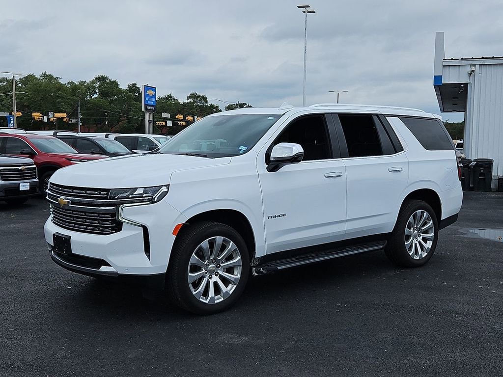 Used 2024 Chevrolet Tahoe Premier RWD image 2