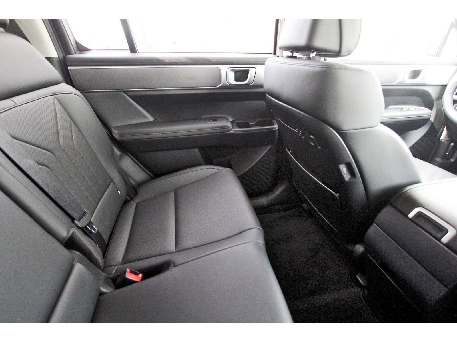 Used 2025 Hyundai Santa Fe SEL image 12