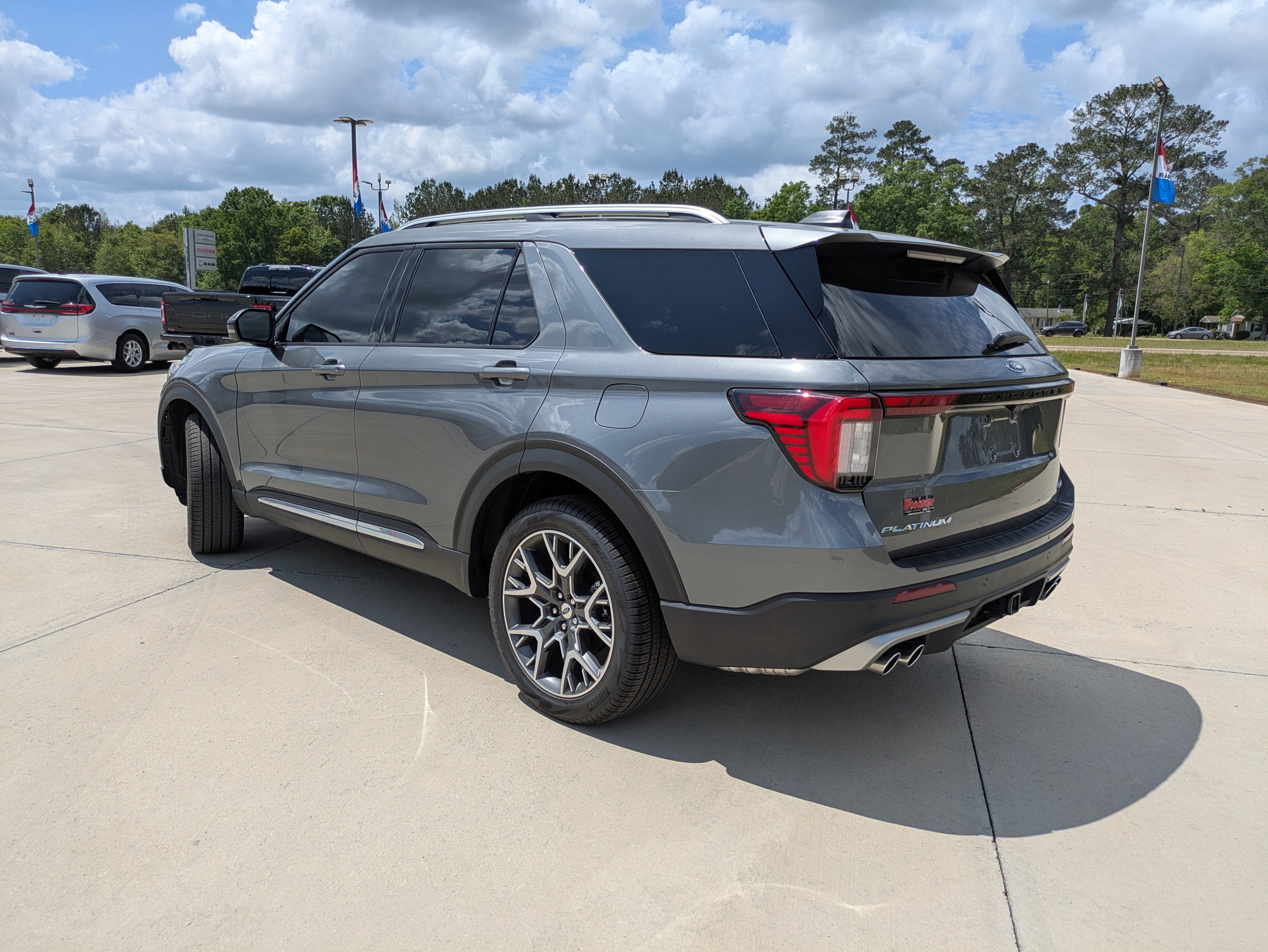 Used 2025 Ford Explorer Platinum w/ Ultimate Package AWD/4WD image 6