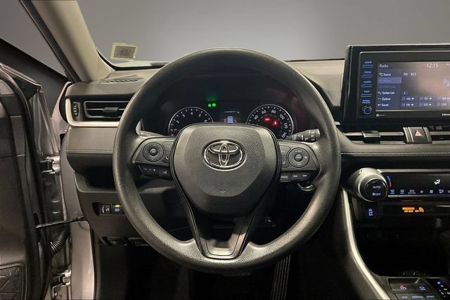 Used 2022 Toyota RAV4 XLE AWD/4WD image 17