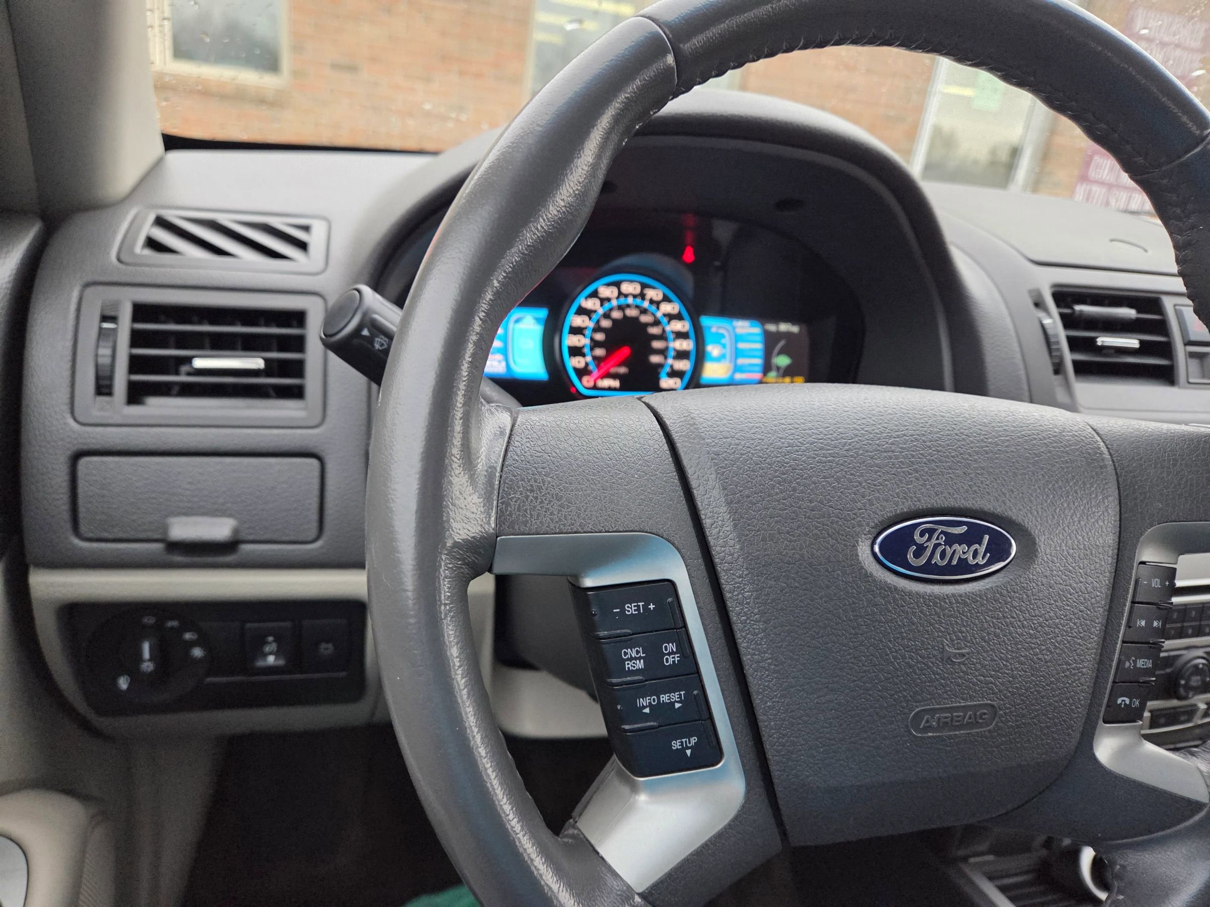 Used 2011 Ford Fusion Hybrid FWD image 8