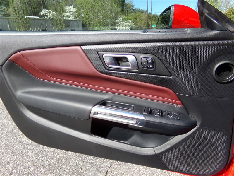 Used 2025 Ford Mustang GT Premium image 40