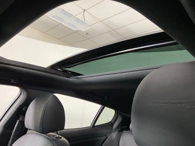 Used 2023 Kia Stinger GT-Line w/ Sun & Sound Package RWD image 32
