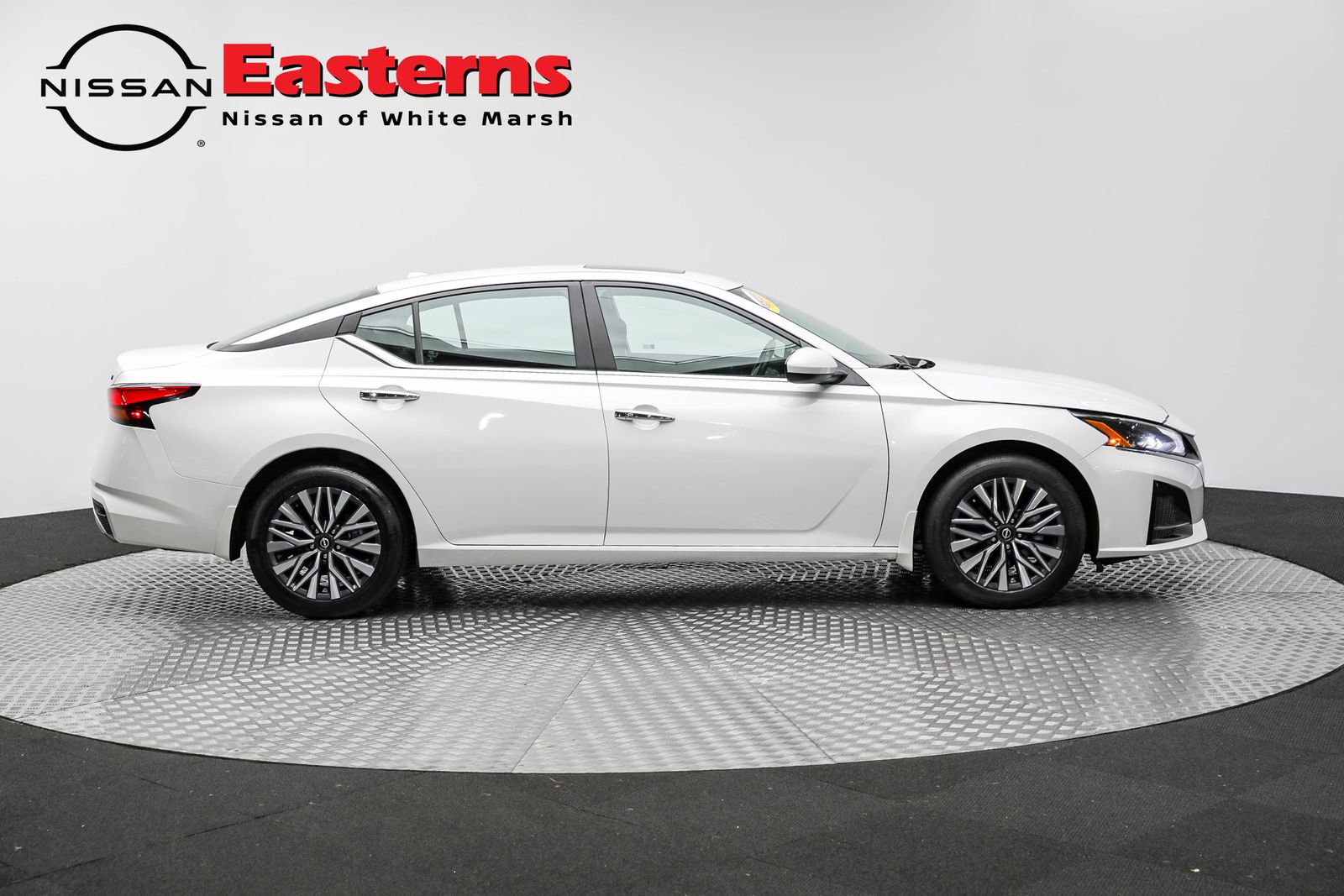 Used 2024 Nissan Altima 2.5 SV w/ SV Premium Package image 7