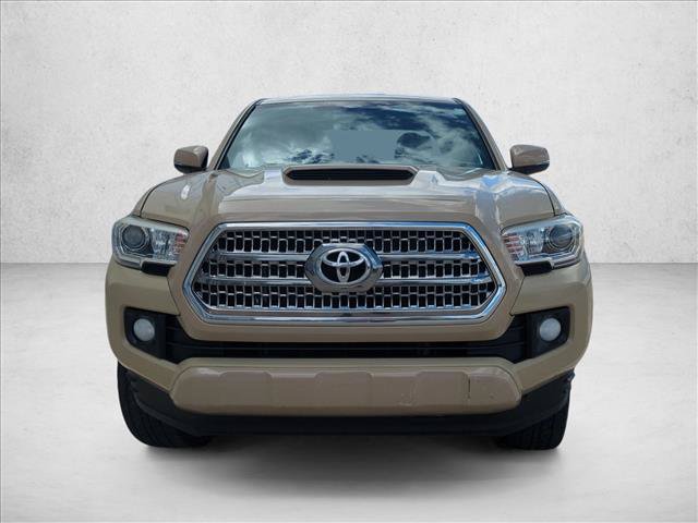Used 2017 Toyota Tacoma TRD Sport w/ Tow Package RWD image 2