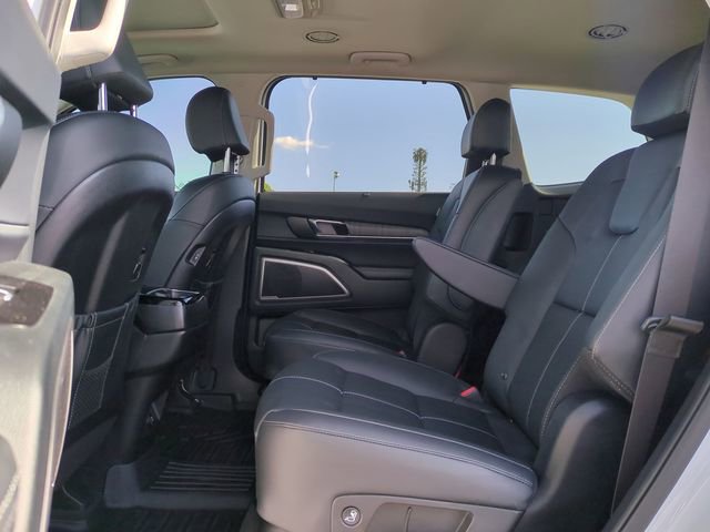 Used 2025 Kia Telluride EX w/ EX Captain's Chair Package FWD image 30