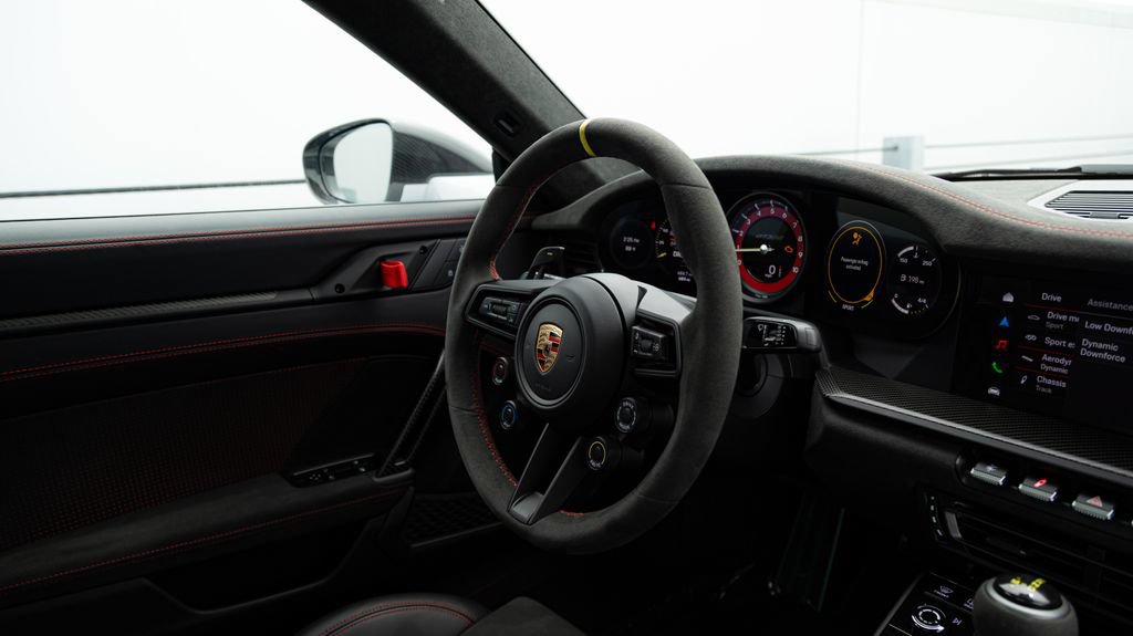 Certified 2025 Porsche 911 GT3 RS RWD image 15
