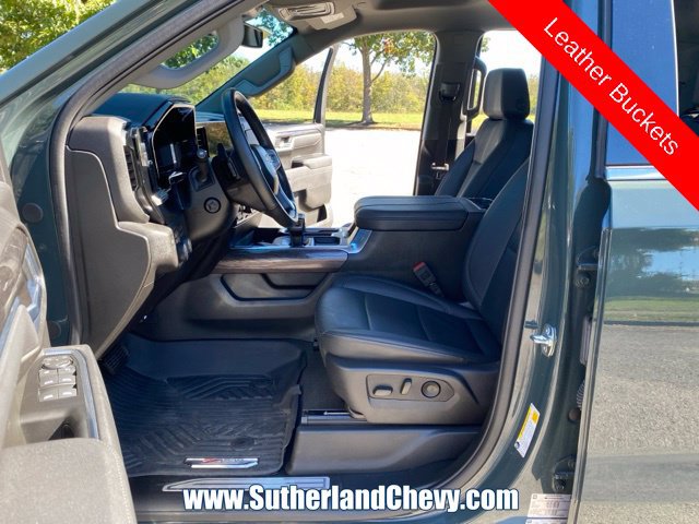 Used 2025 Chevrolet Silverado 1500 LTZ AWD/4WD image 19