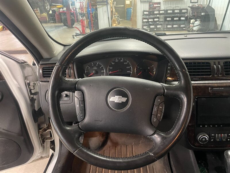 Used 2013 Chevrolet Impala LTZ FWD image 9