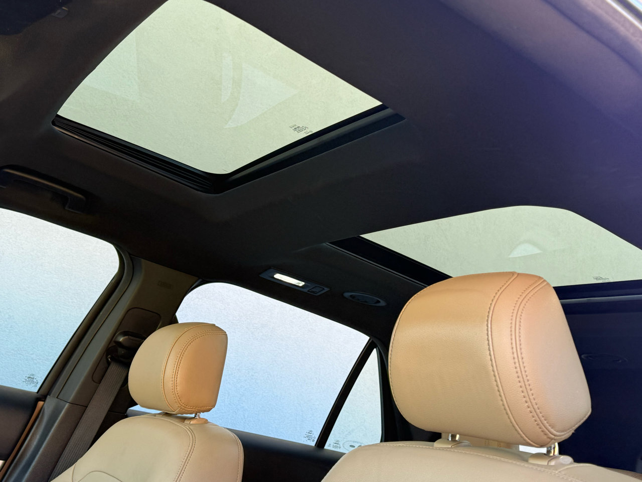 Used 2017 Ford Explorer XLT w/ Equipment Group 202A image 6