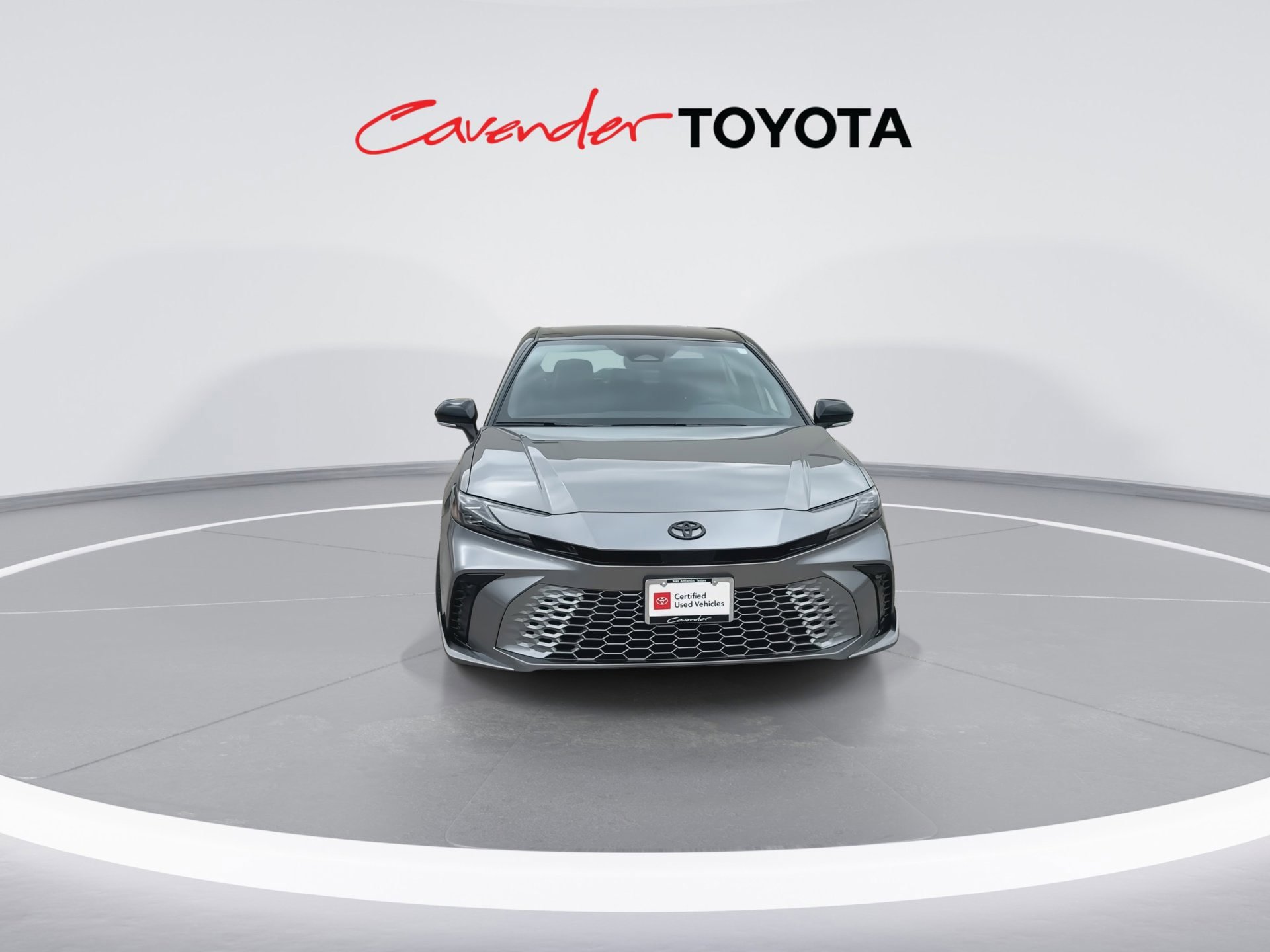 Used 2025 Toyota Camry XSE FWD image 3