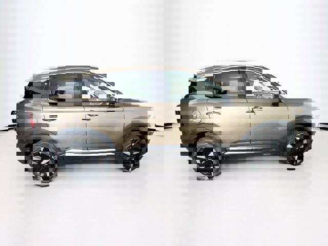 New 2026 Nissan Kicks SR w/ SR Premium Package image 4