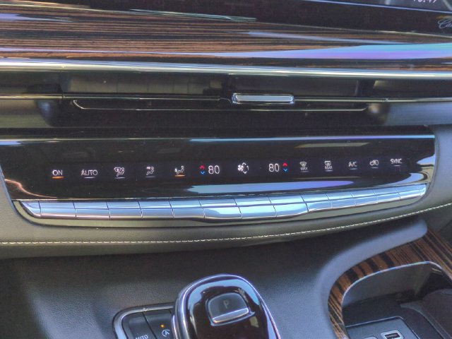 Used 2023 Cadillac Escalade Premium Luxury AWD/4WD image 24