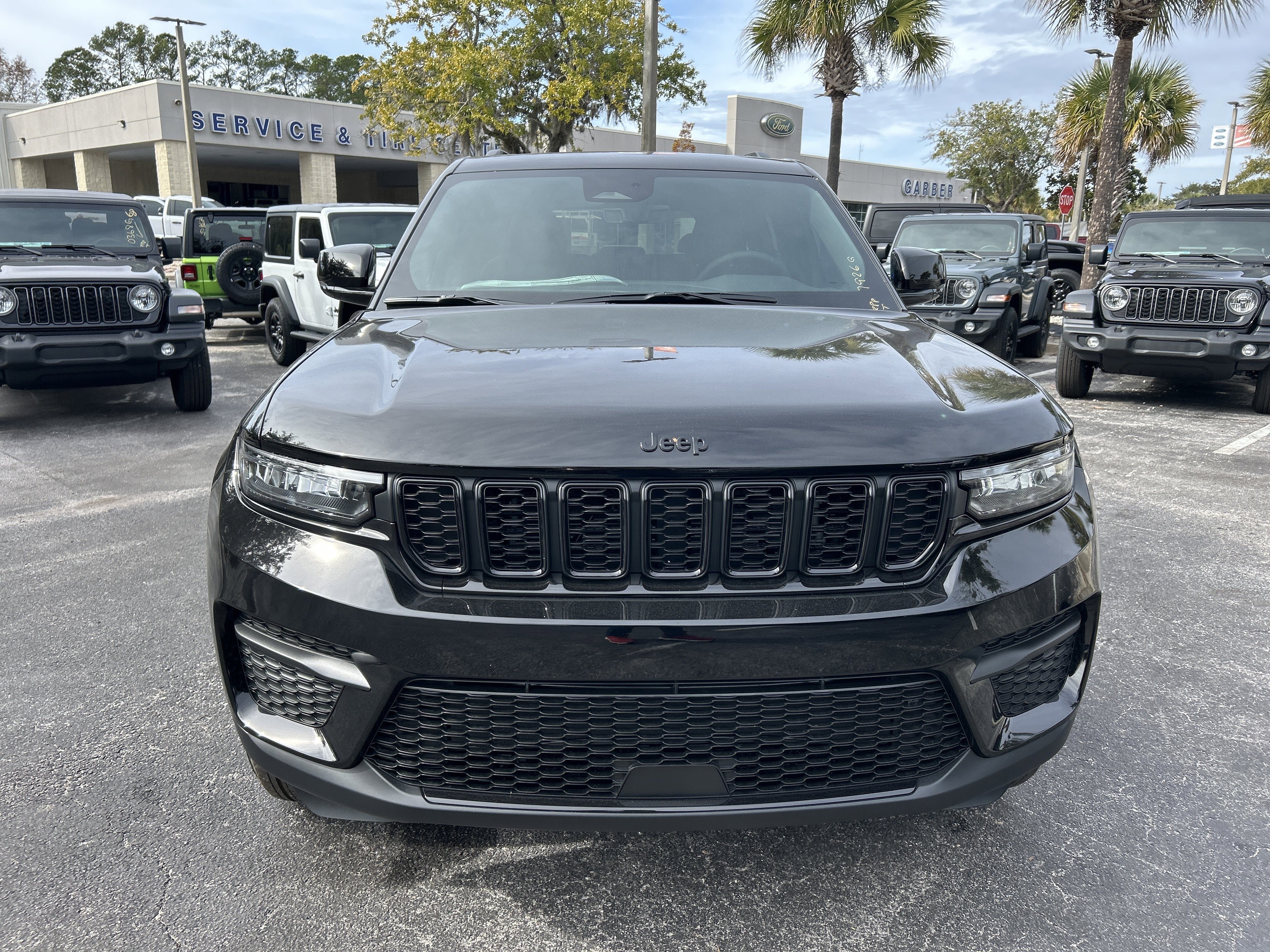 New 2025 Jeep Grand Cherokee Altitude image 2