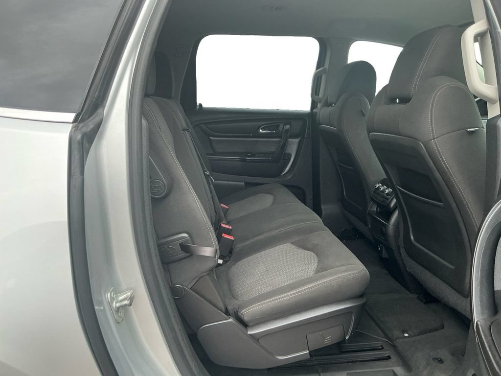 Used 2017 Chevrolet Traverse LT FWD image 23