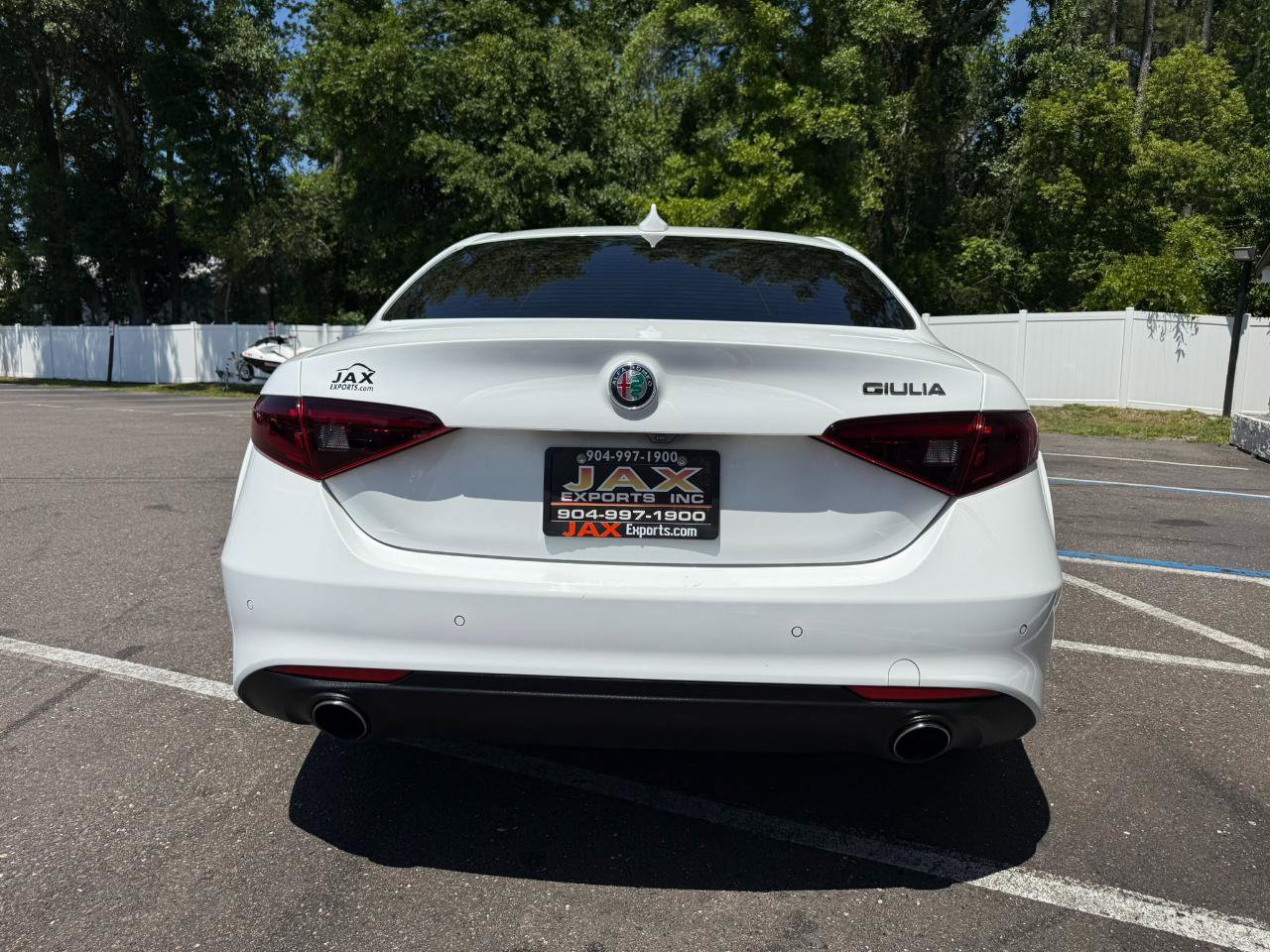 Used 2017 Alfa Romeo Giulia image 4